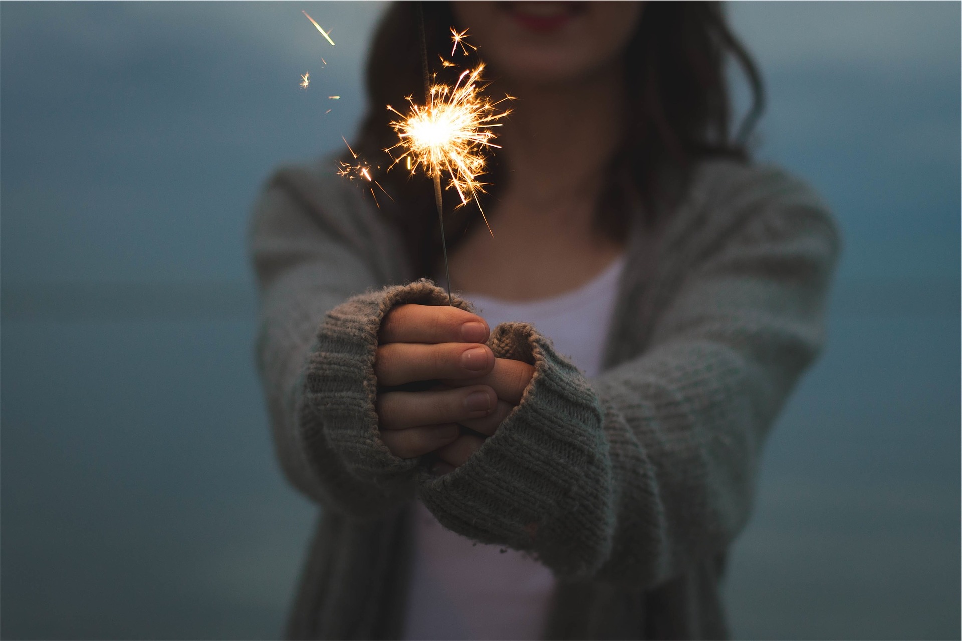 sparkler-677774_1920-1